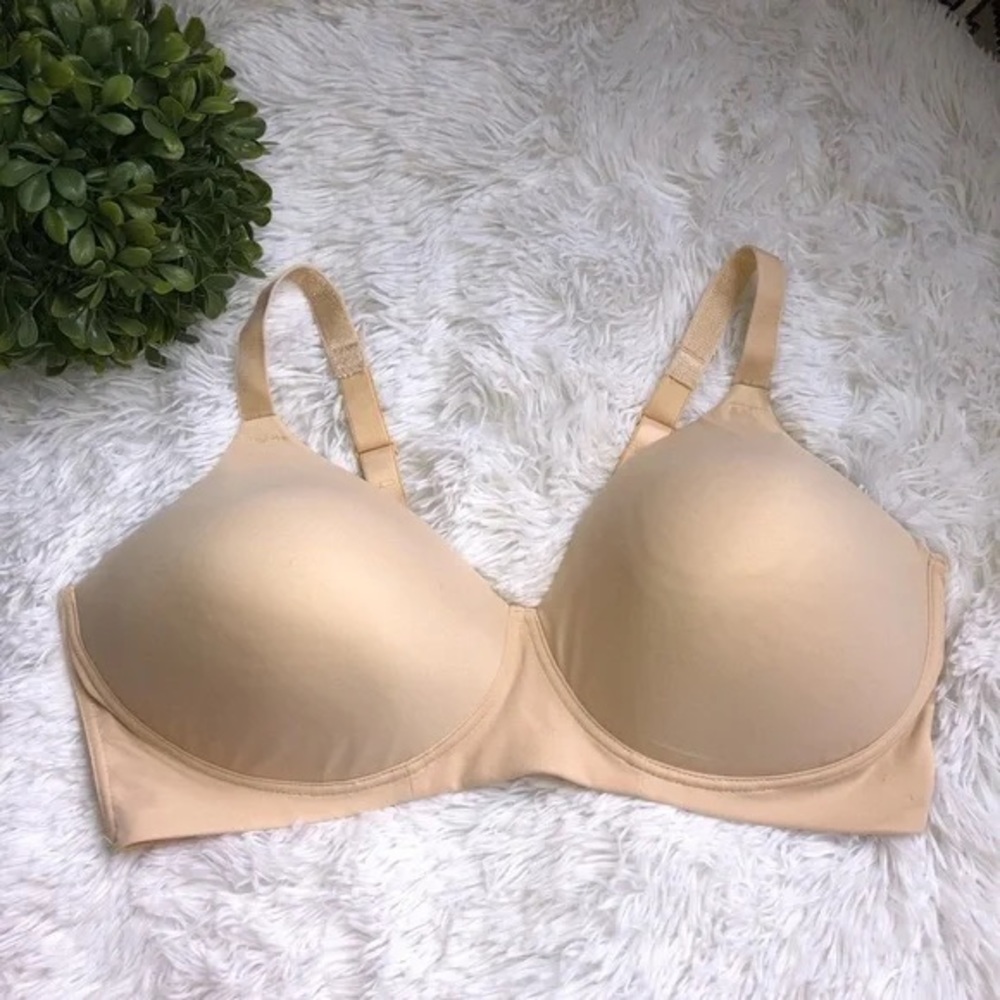 Bali Concealers Wirefree Cream Tan Bra Tagless Size 34C NWT